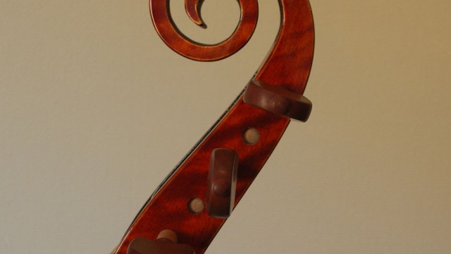 Basse de viole 6 cordes, volute ouverte / 6 strings bass viol with open scroll / SOLD